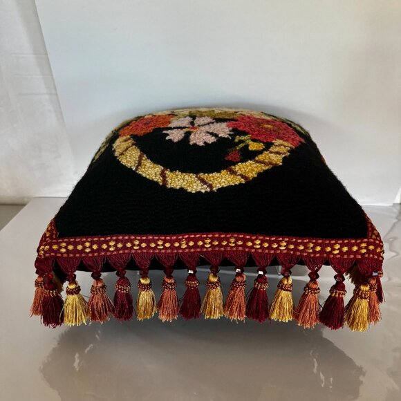 Vtg MCM Hand Hooked Wool Throw Toss Pillow Flower Basket 17x17" Cushion Tasseled - Picture 12 of 16